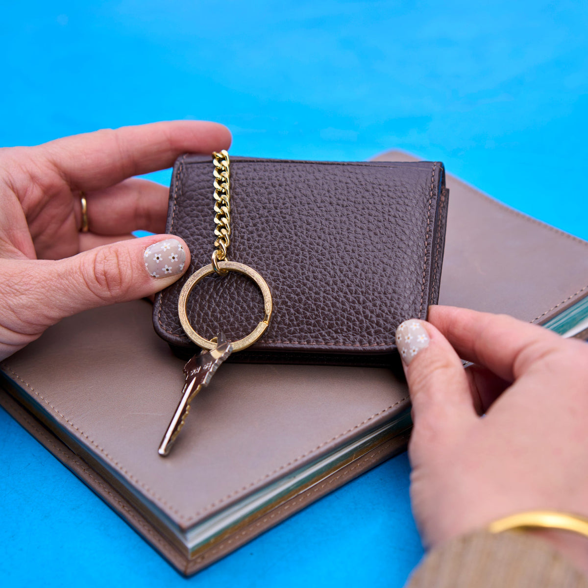 Ascot | Flapover Card Case-Tusk