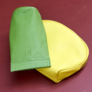 10 of 10: Sugar Clam Shape Cosmetic Case-Tusk