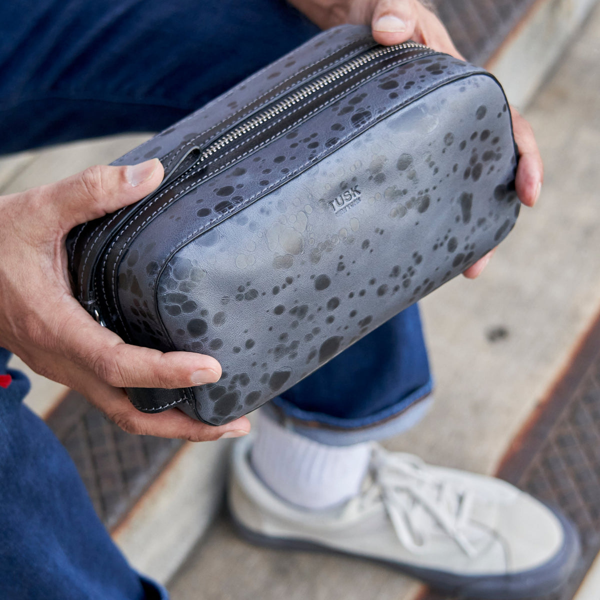 SPOTTY TOILETRY CASE-Tusk